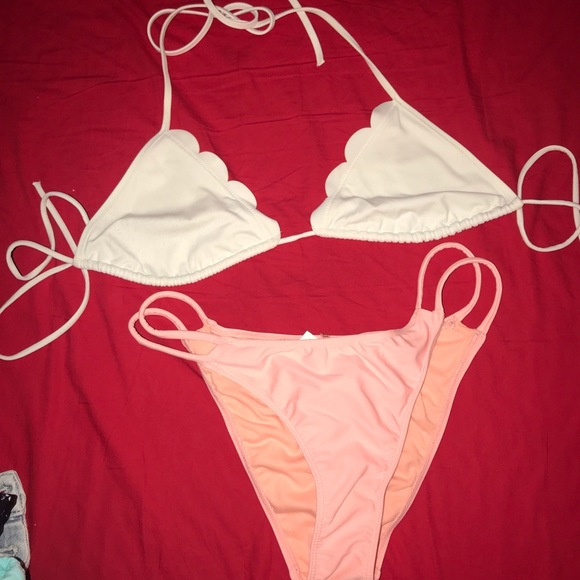 Bikini tops and bottoms - Picture 2 of 5